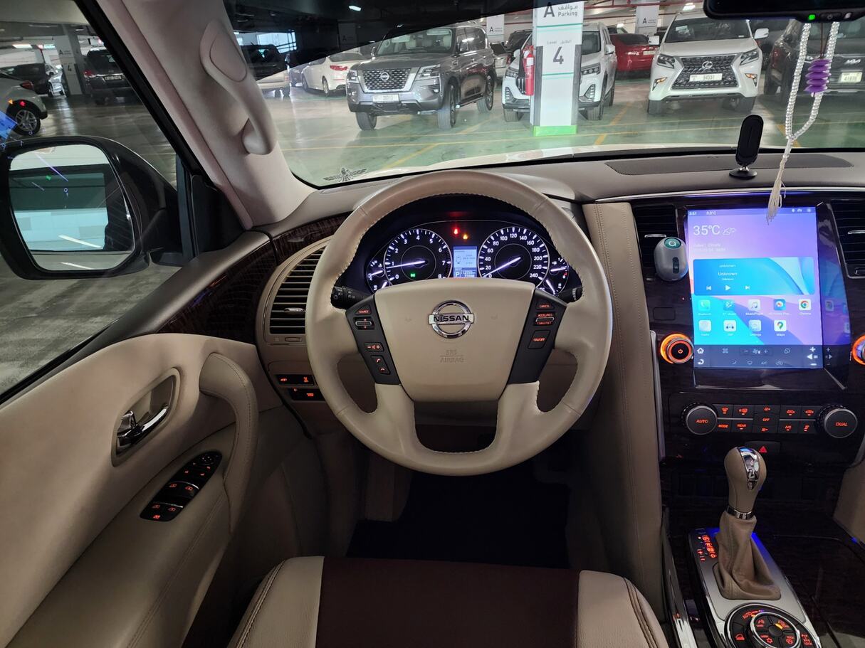 Car image 18