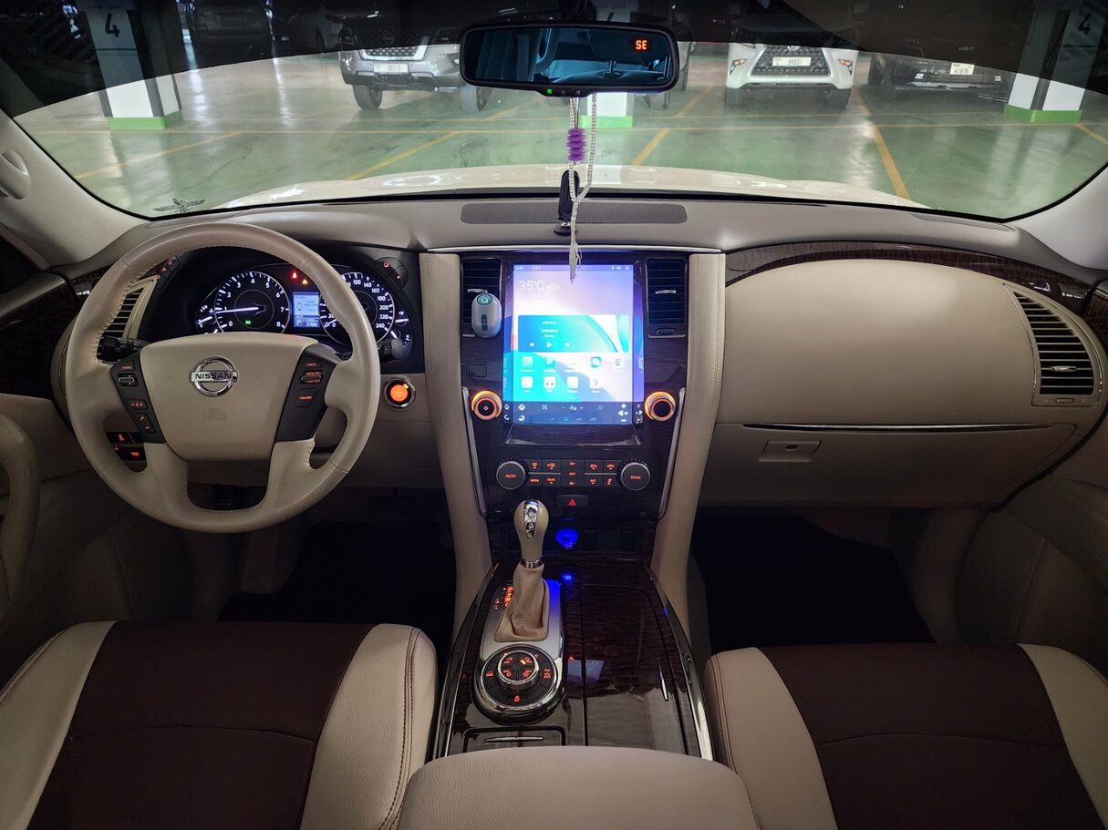 Car image 15