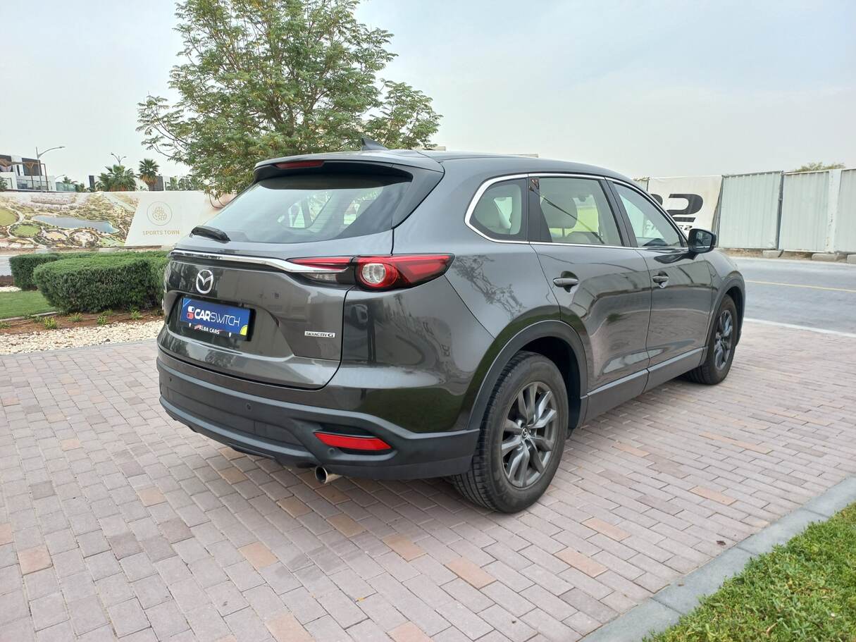 Car image 5