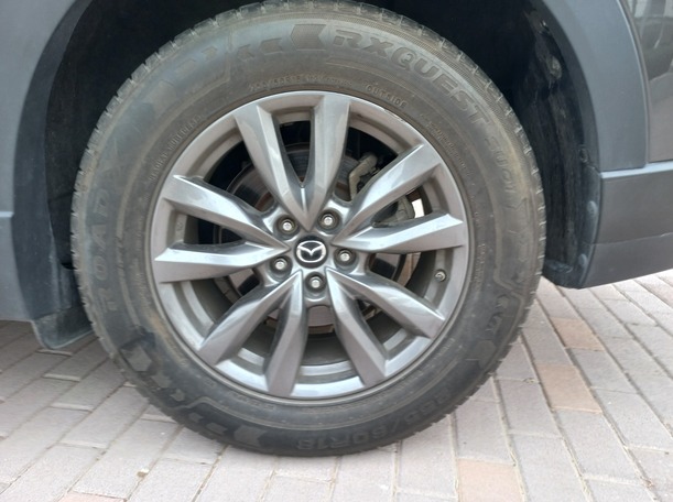 Car image 9