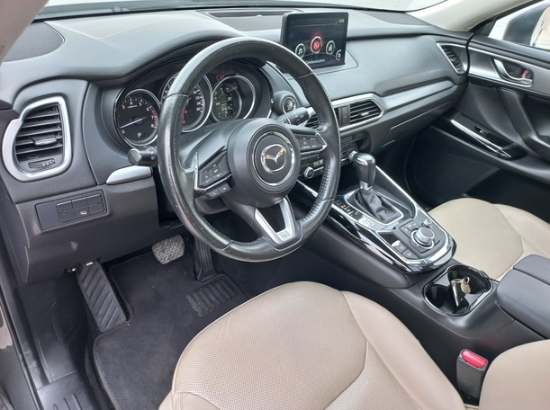 Car image 10
