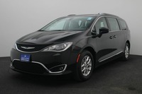 Used 2020 Chrysler Pacifica for sale in Dubai