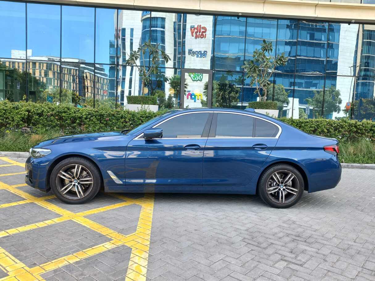 Car image 8