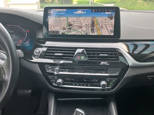 Car image 16