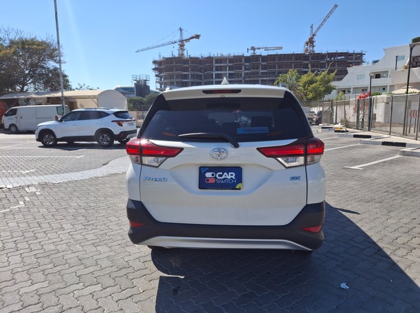 Car image 6