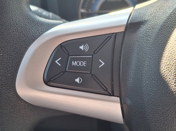 Car image 24