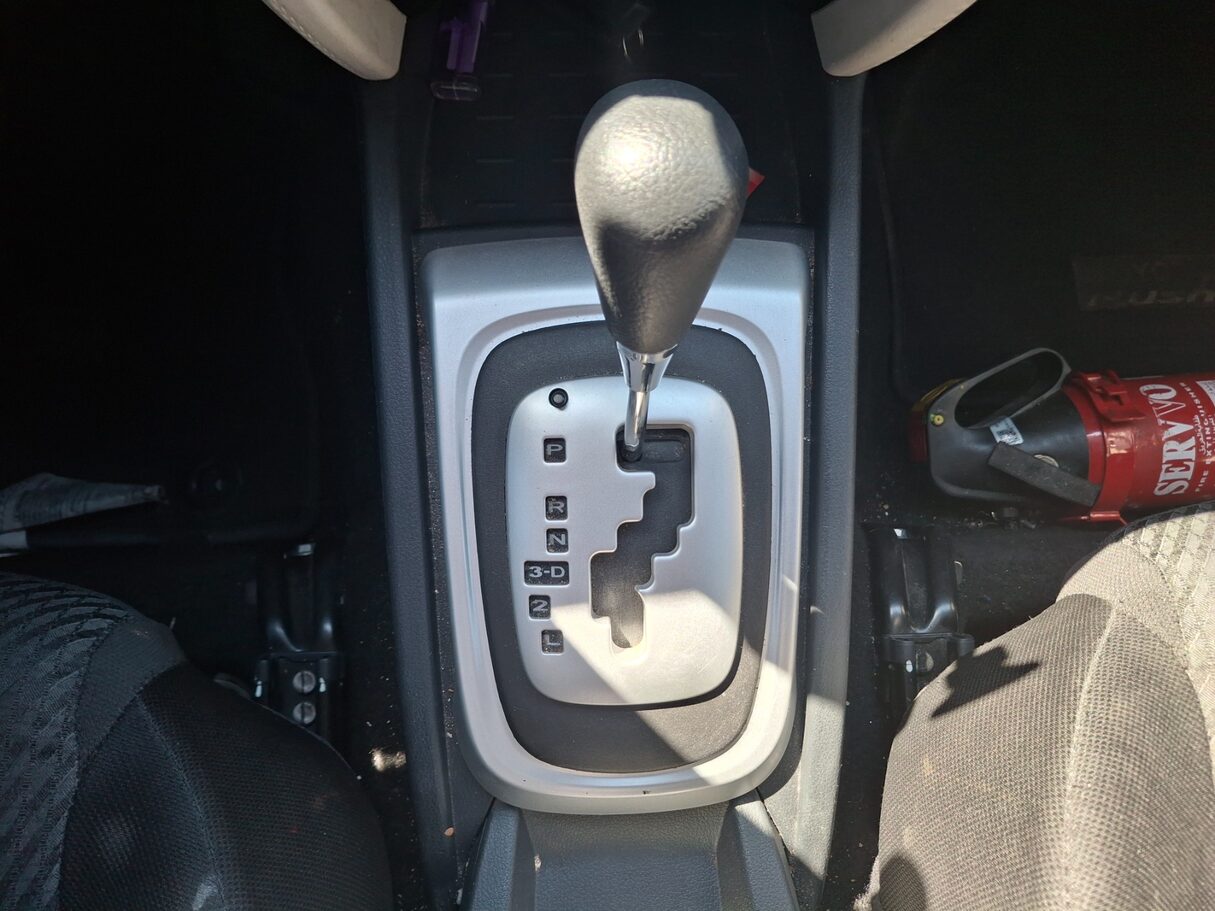 Car image 18