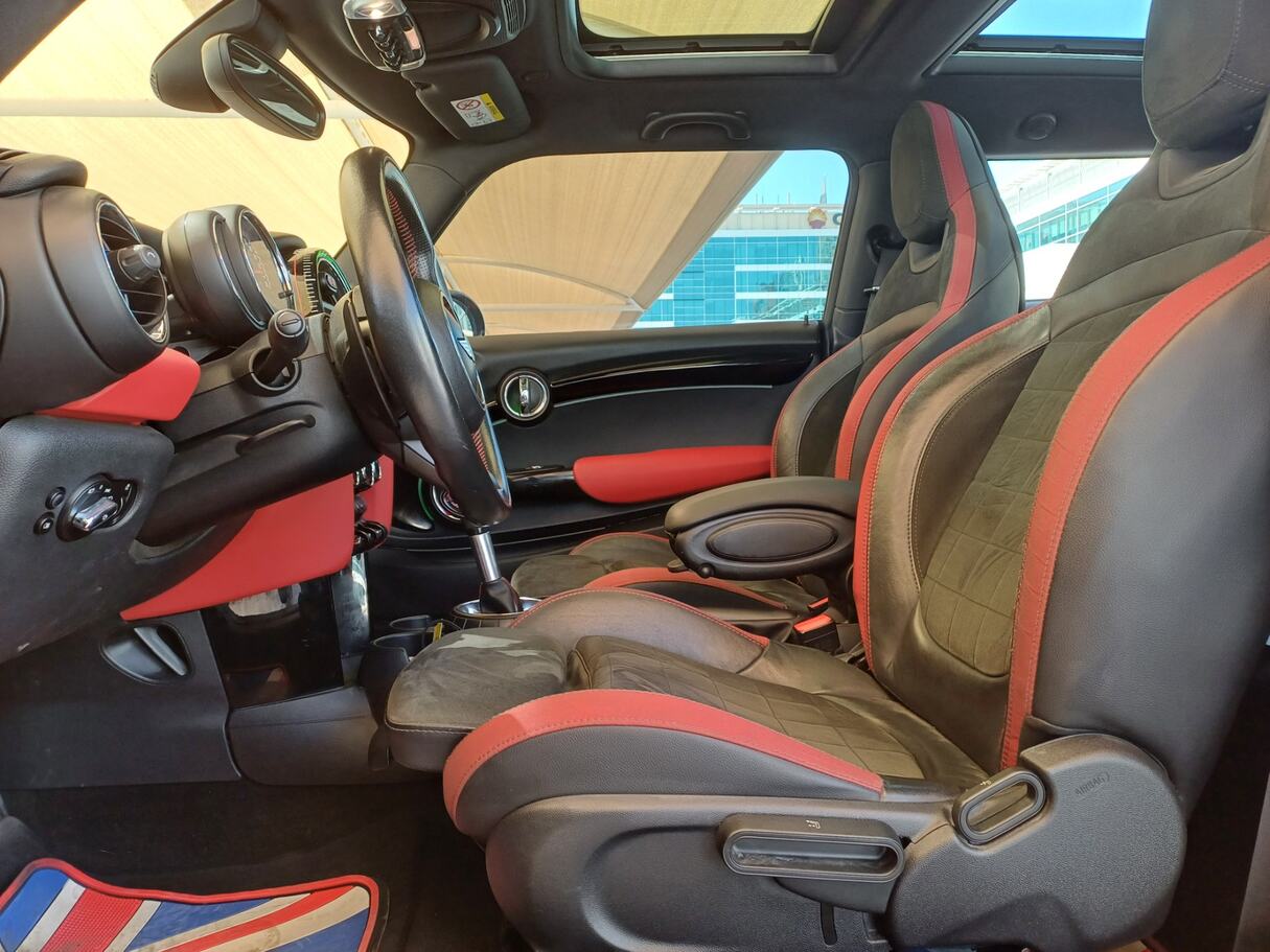 Car image 11