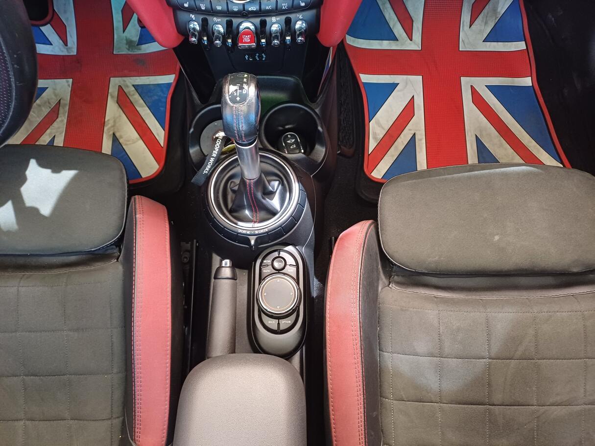 Car image 16