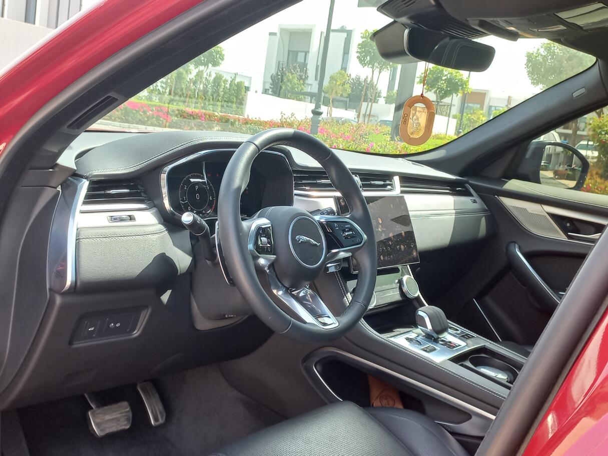Car image 11