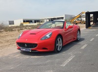 Used 2014 Ferrari California for sale in Dubai