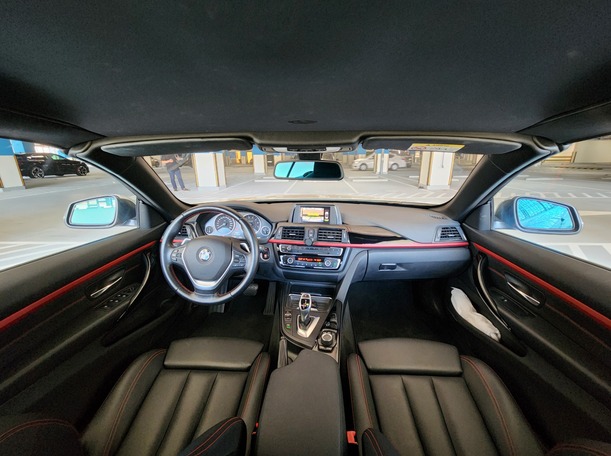 Car image 14