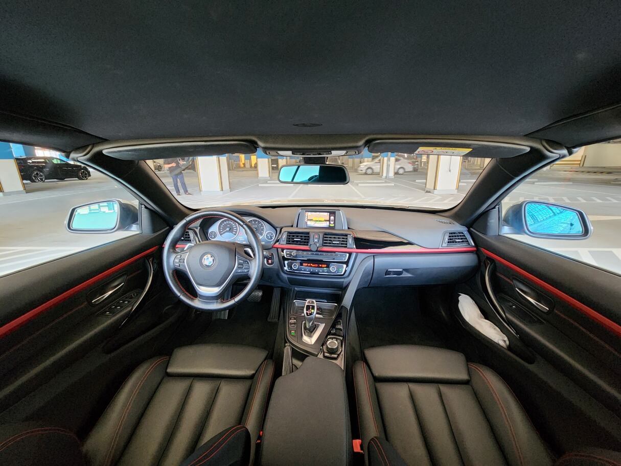 Car image 14