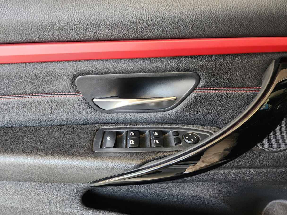 Car image 24
