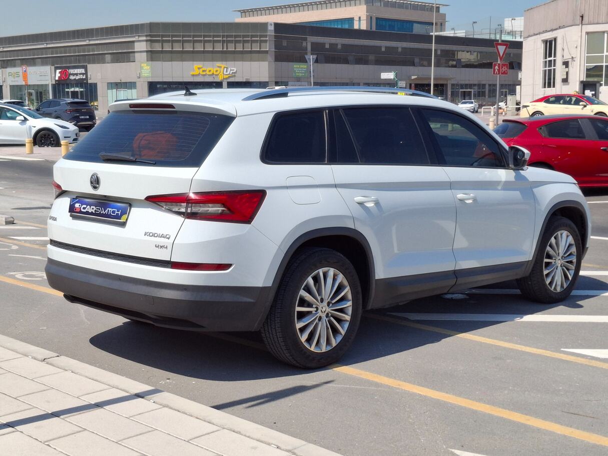 Car image 5