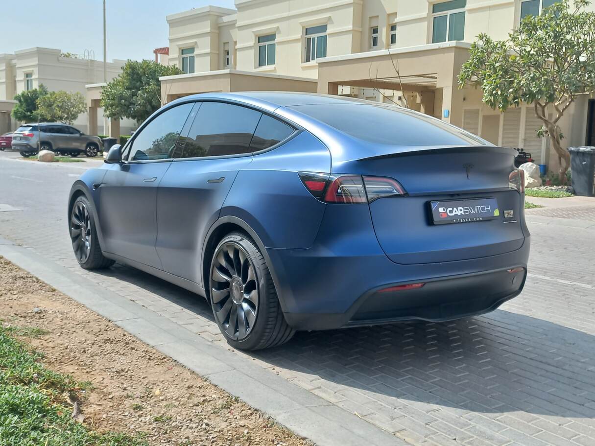 Car image 7