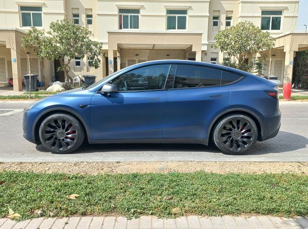 Car image 8