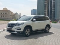 Used 2017 Honda Pilot for sale in Dubai