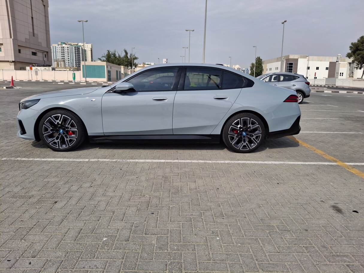 Car image 8