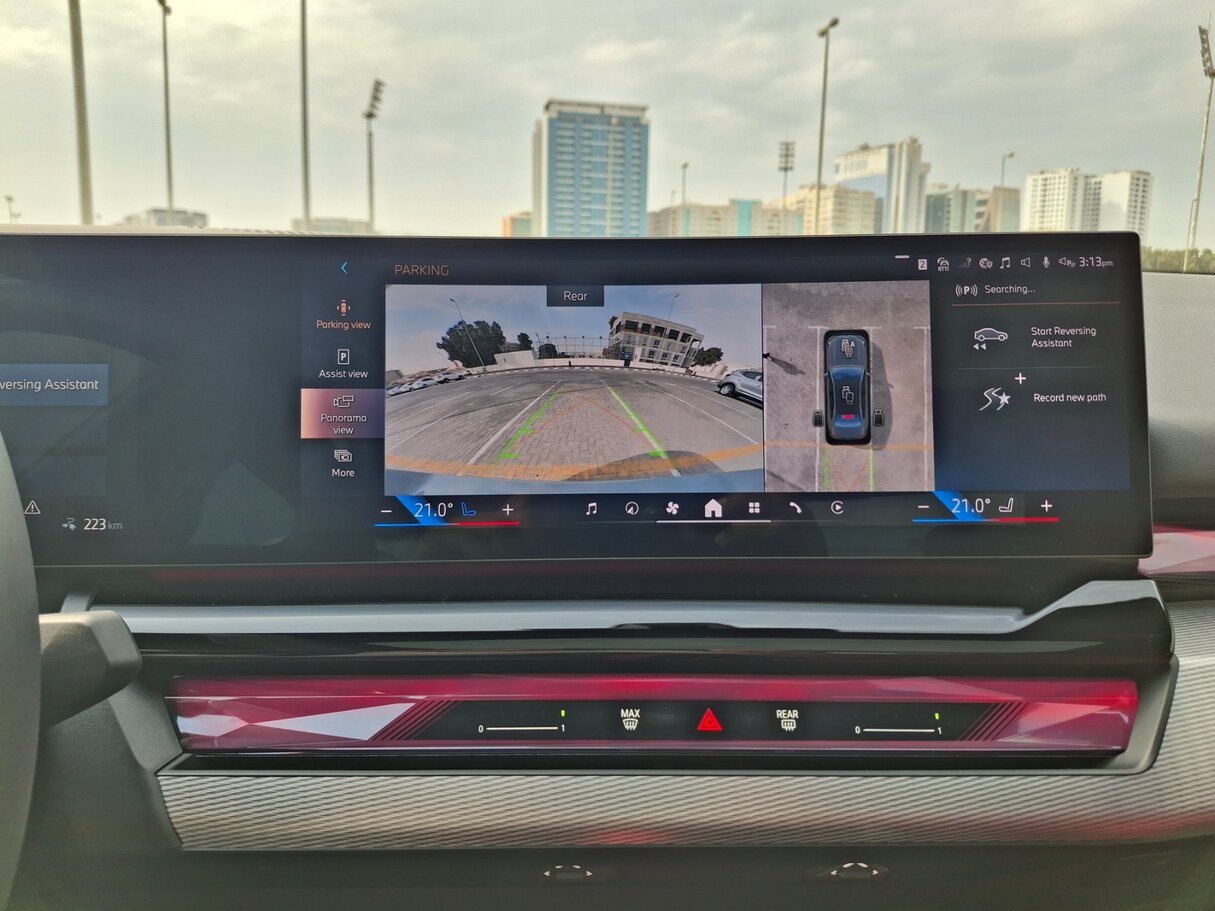 Car image 24
