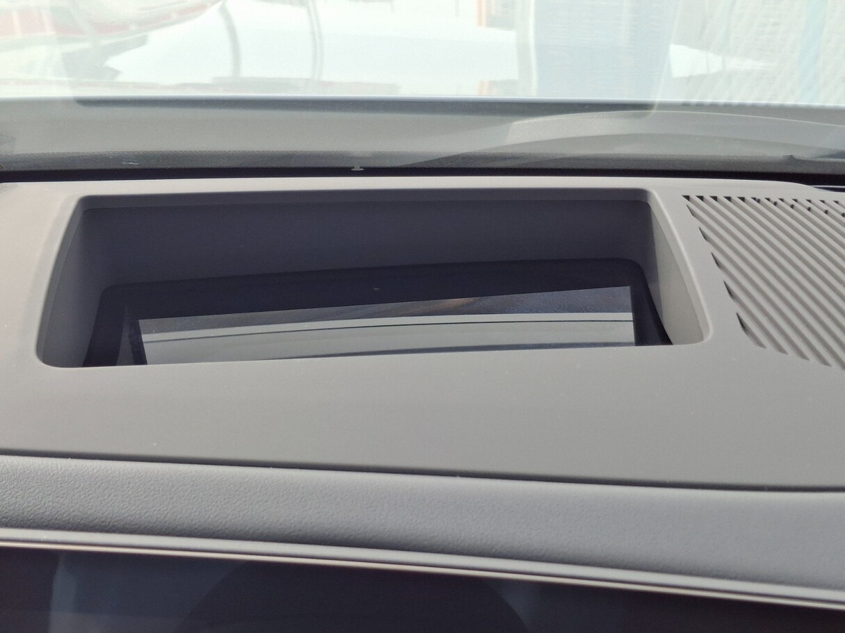 Car image 27