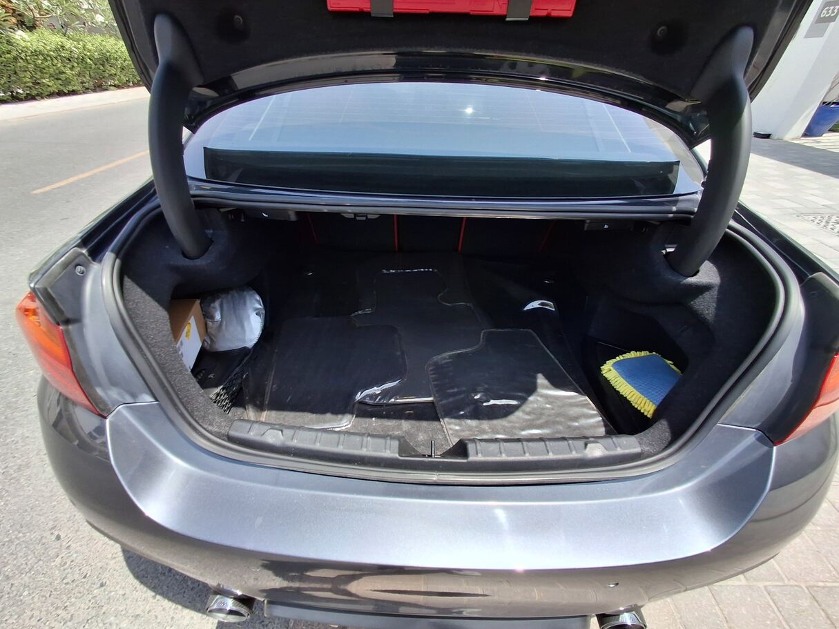 Car image 19