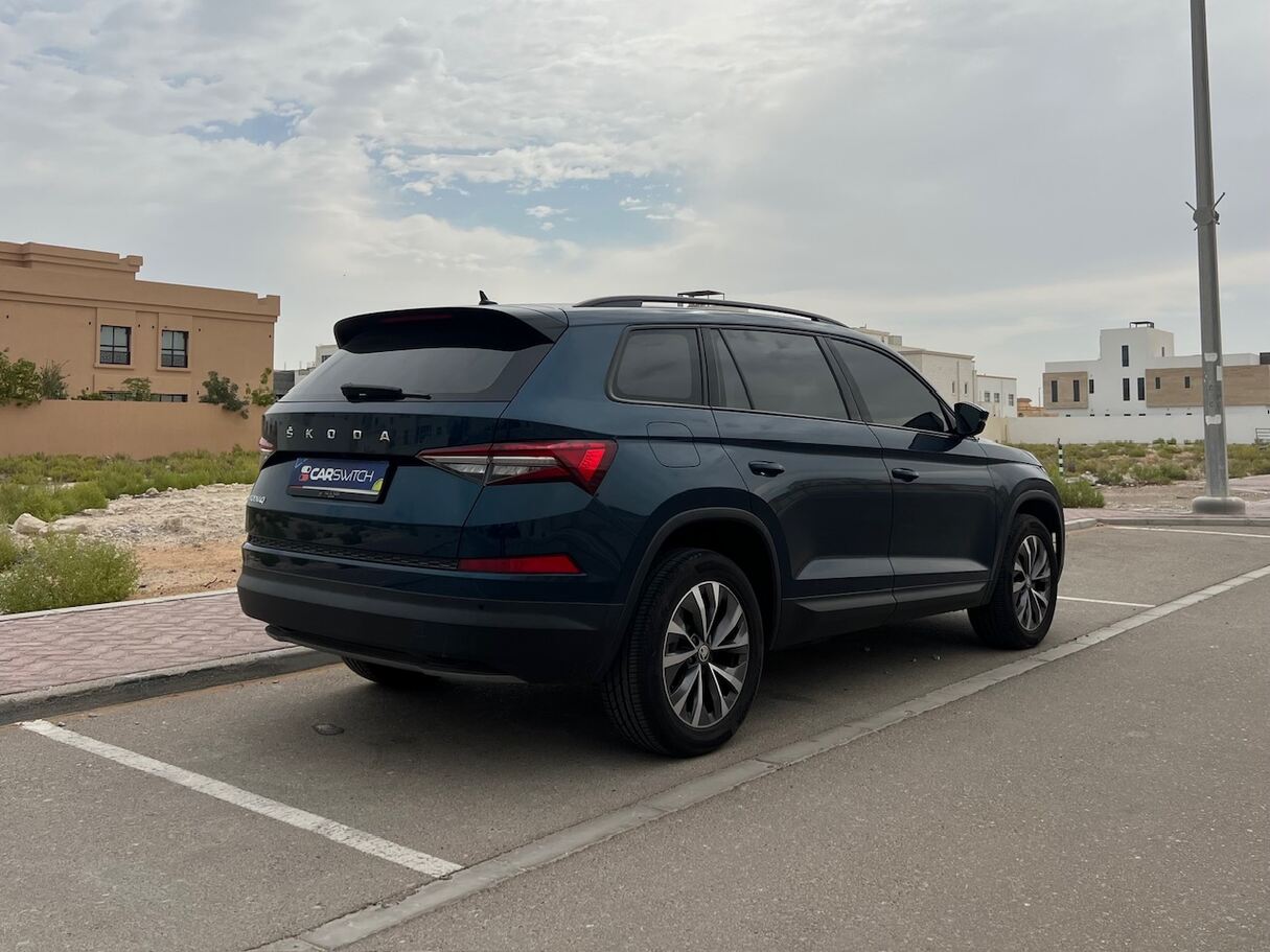 Car image 5