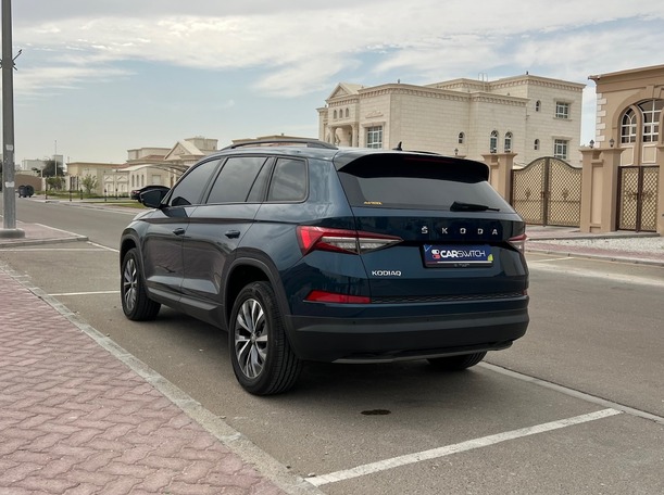 Car image 7