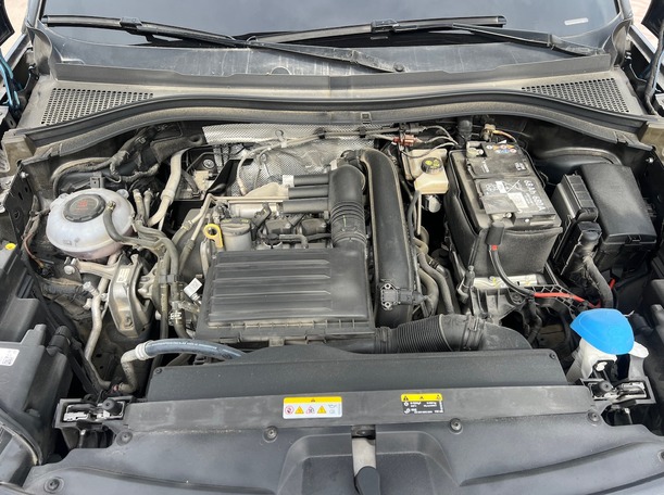 Car image 27