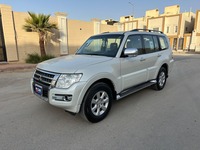 Used 2019 Mitsubishi Pajero for sale in Riyadh