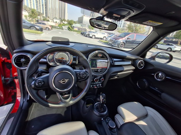 Car image 17