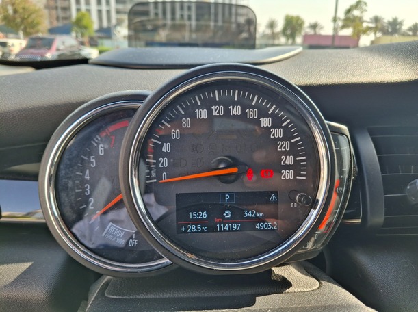 Car image 20