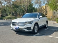 Used 2018 Volkswagen Touareg for sale in Dubai