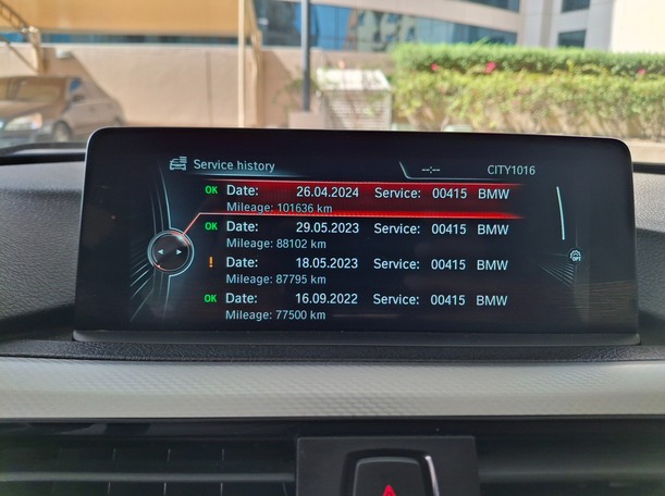 Car image 30