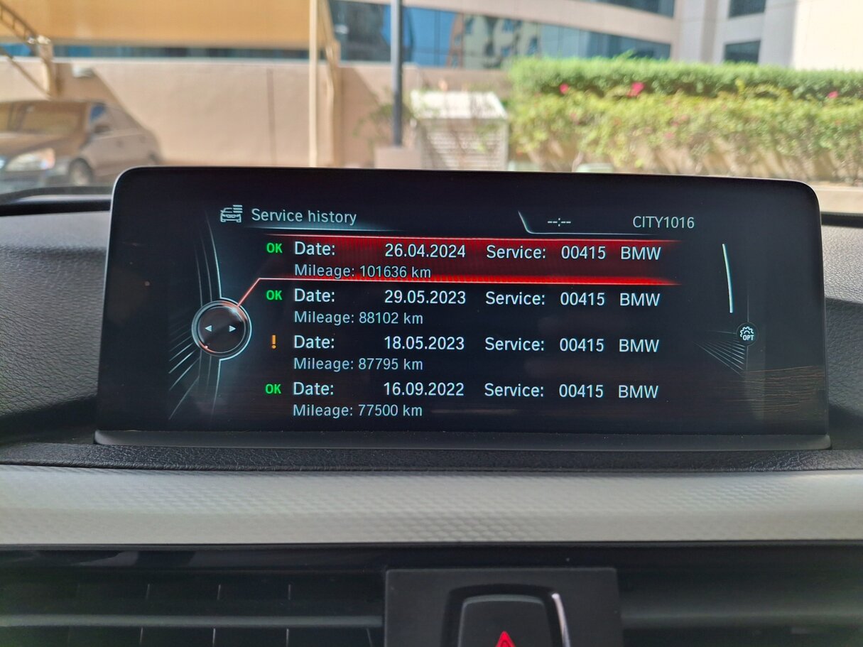 Car image 30
