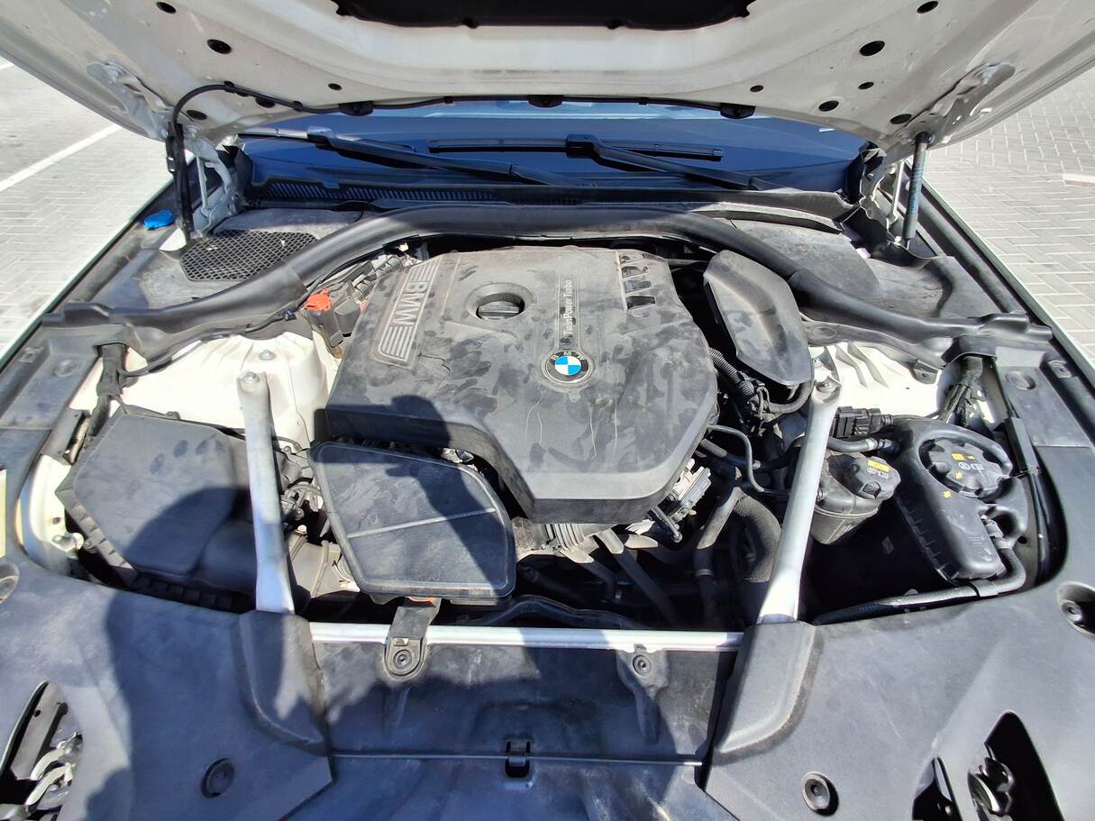 Car image 27