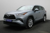 Used 2022 Toyota Highlander for sale in Dubai