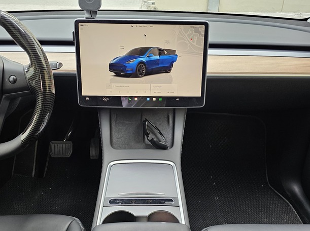 Car image 16