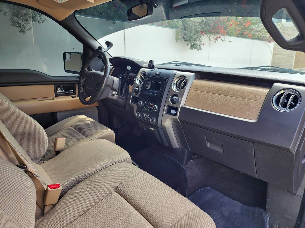 Car image 12