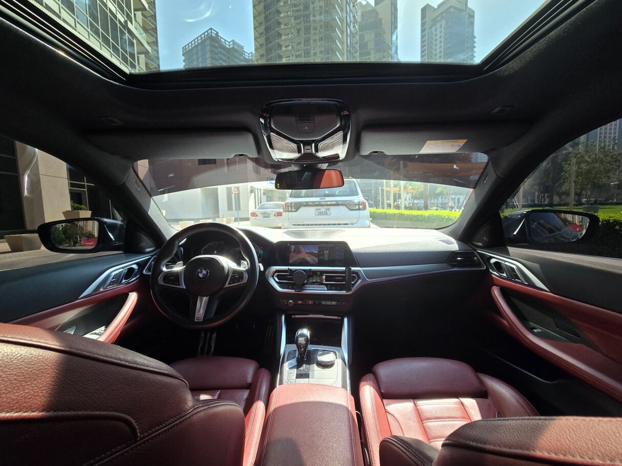 Car image 14