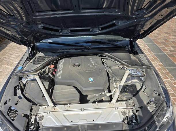 Car image 26