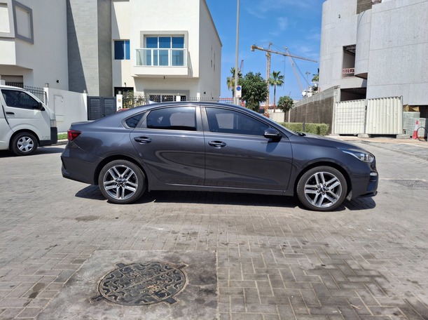 Car image 4