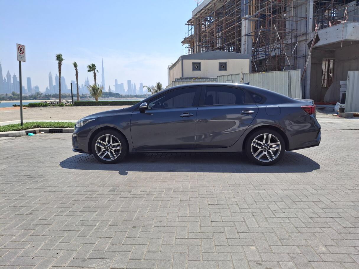 Car image 8