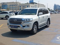 Used 2017 Toyota Land Cruiser for sale in Abu Dhabi