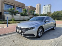 Used 2018 Volkswagen Arteon for sale in Dubai