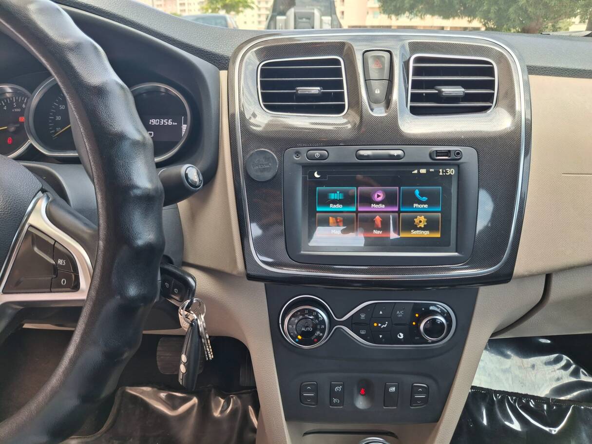 Car image 16