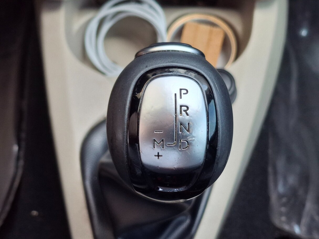 Car image 24