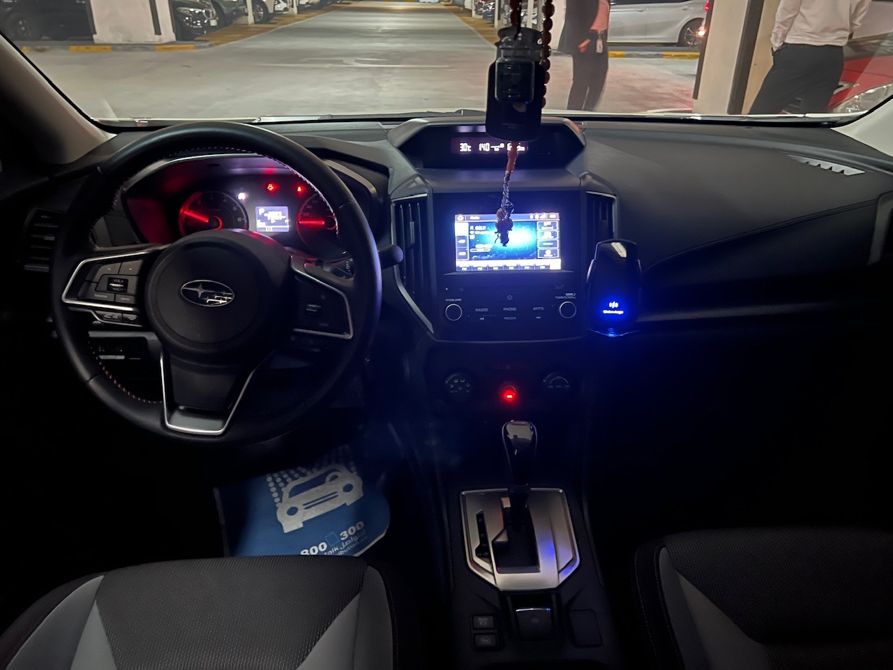 Car image 14