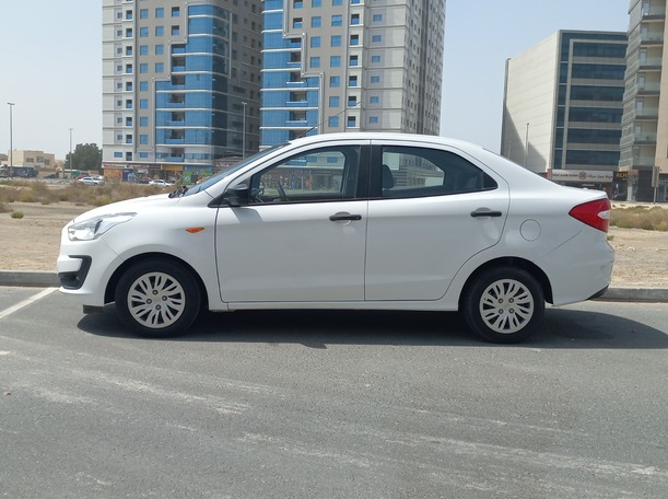 Car image 8