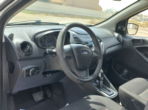 Car image 11